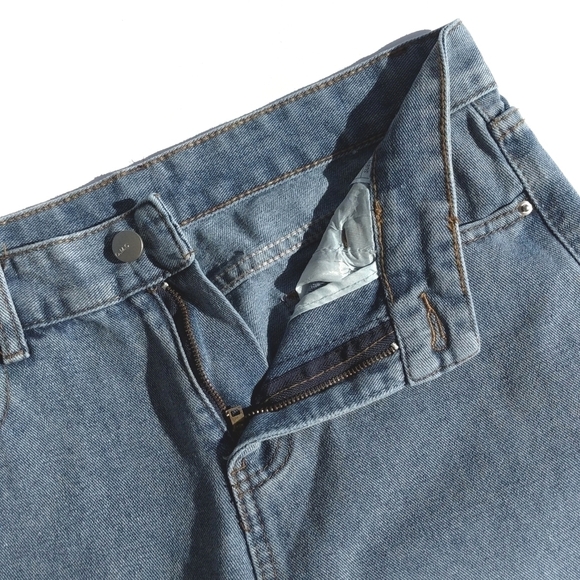 Money & Honey Heart Embroidered Knee Straight Leg Medium Wash High Rise Jeans L - Picture 9 of 16